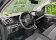 Peugeot Traveller Active 9 places