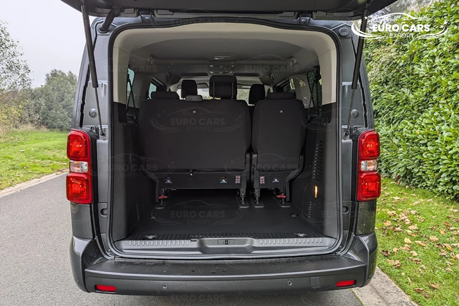 Peugeot Traveller Active 9 places